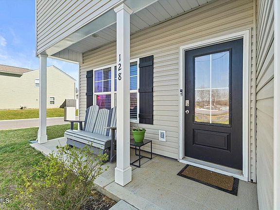 5th image of 128 Breckenridge Trce