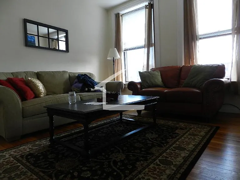 1942 Beacon St #1E — Photo 11