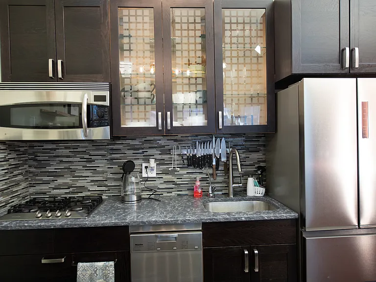 4731 Beach 47 St #2 — Photo 46