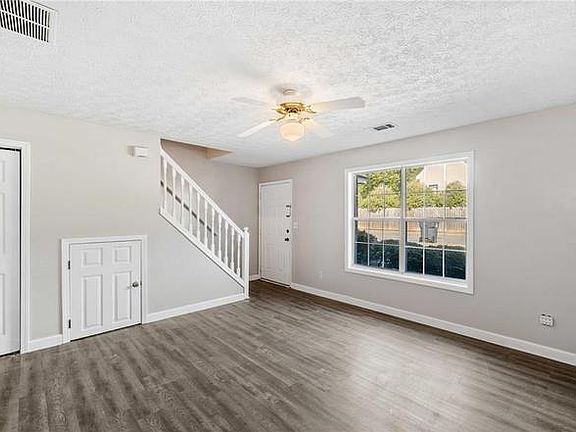 2nd image of 4900 Pinehurst Cir #B