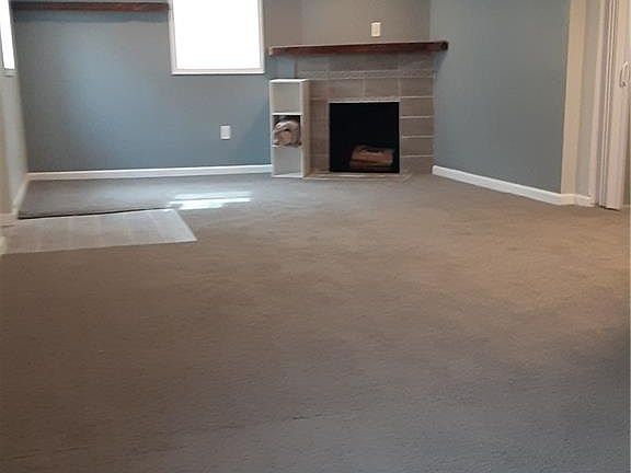 3rd image of 1217 White Pond Dr