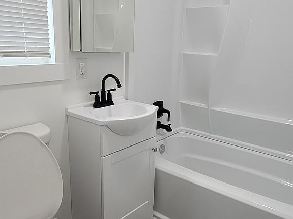 4th image of 2677 A St