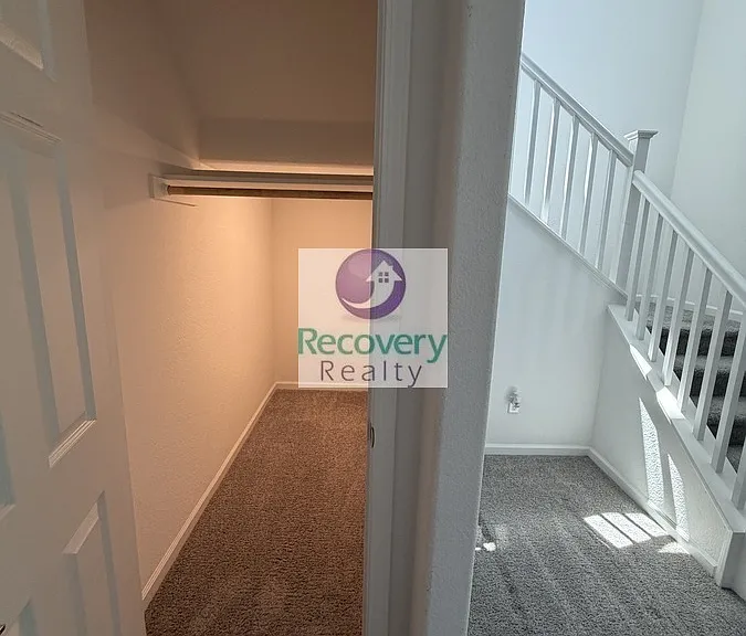 621 Tower Ct — Photo 26