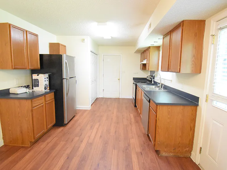 1431 Olde Justin Pl — Photo 3