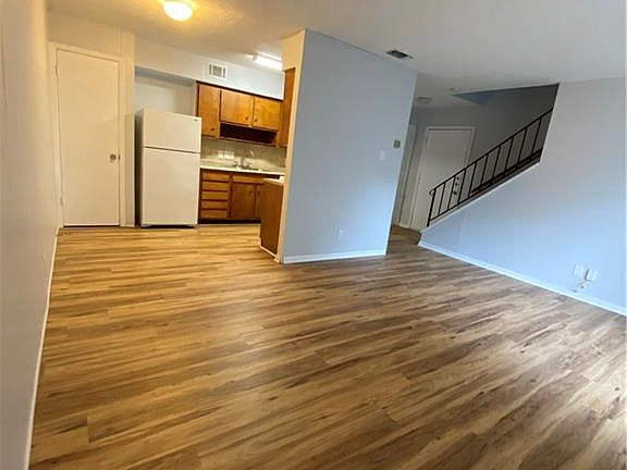 3rd image of 2307 Barton Village Cir Unit 103
