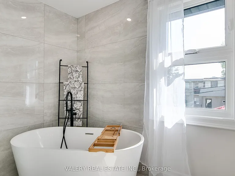 30 Morgan Ave #1 — Photo 15