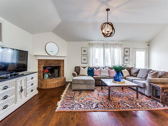 5th image of 346 Howard Way Dr