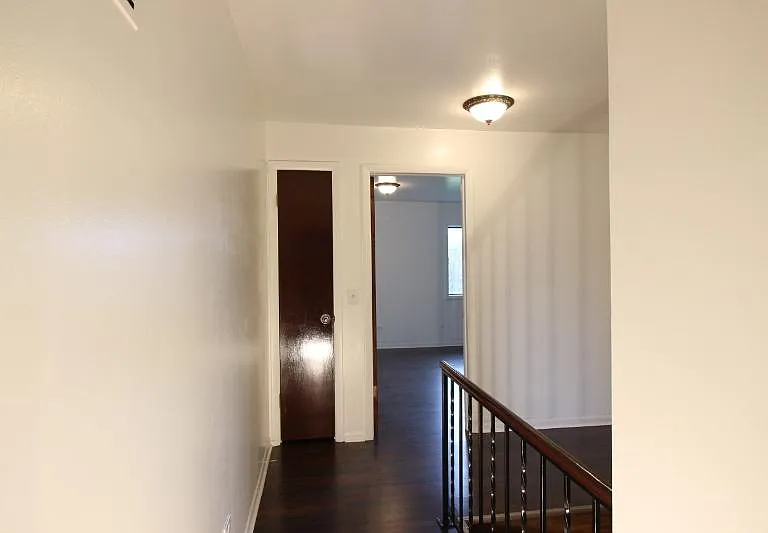 1225 Hunters Ln — Photo 11