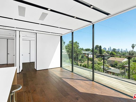 5th image of 1714 1/2 N Benton Way