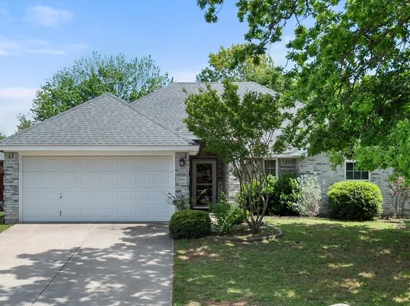 2906 Yukon Dr, Corinth, TX 76210