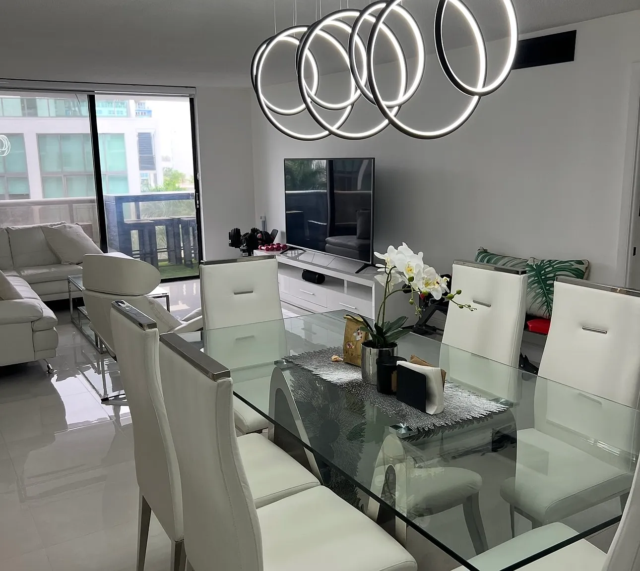 2 bed, 1290 sqft, $3,195 — Photo 2