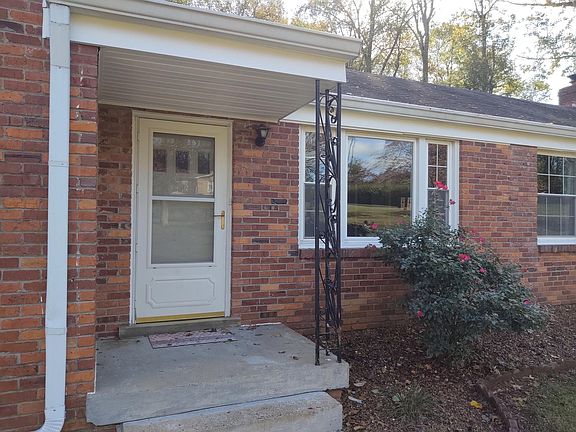 2nd image of 2308 Dogwood Ln