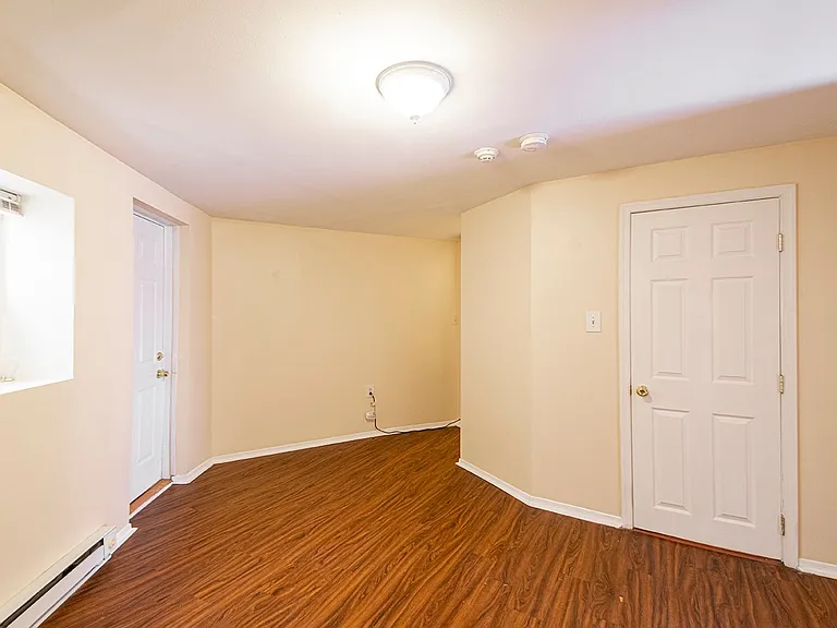 1635 E Passyunk Ave — Photo 6