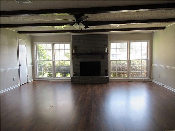 4th image of 90 W Lake Dr