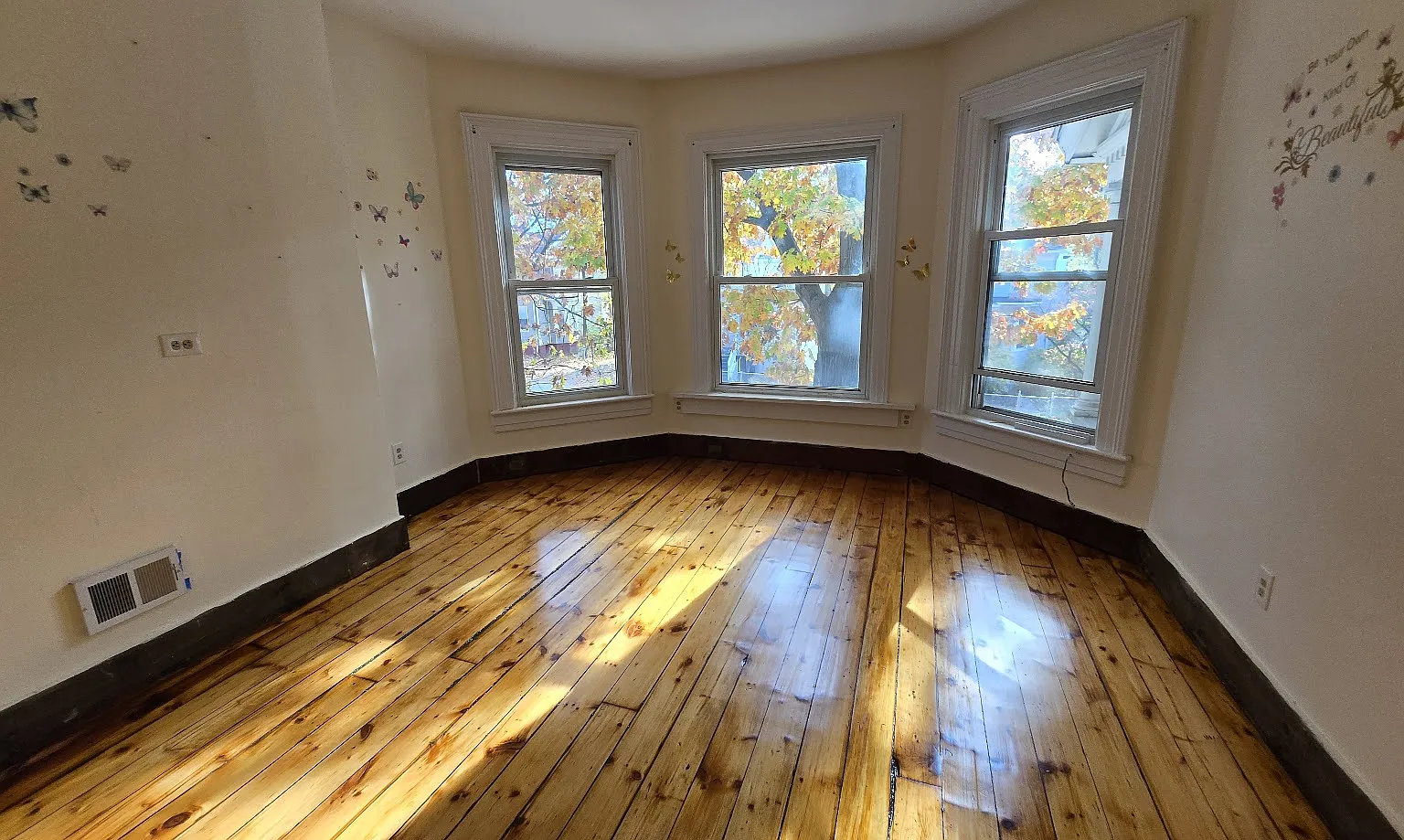 3 bed, 1100 sqft, $1,850 — Photo 4