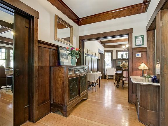 5th image of 705 Cowper St