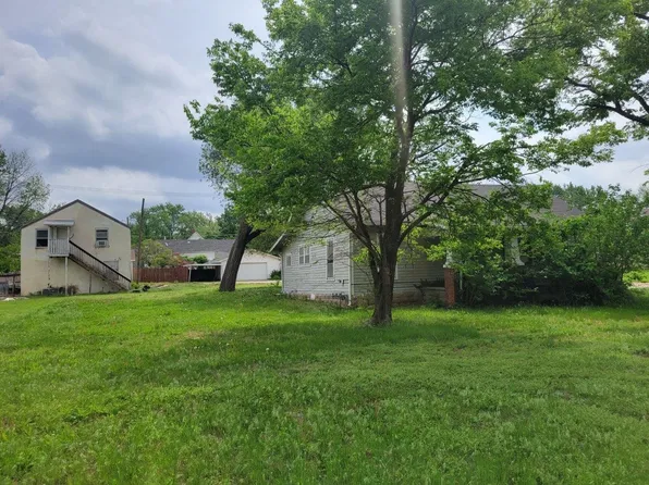 823 S Jefferson Ave, Wellington, KS 67152