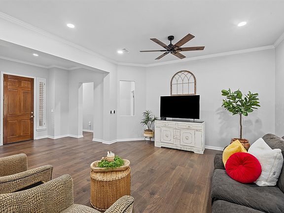 5th image of 144 Stetson Trl