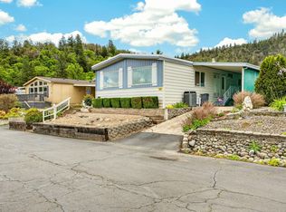 3955 S Stage Rd APT 38, Medford, OR 97501