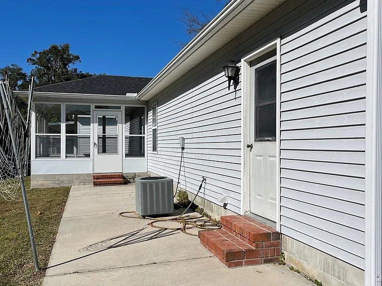 116 SE Willow Dr — Photo 3