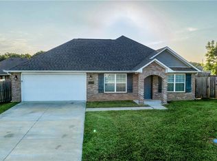 2000 Greenwood Ct, Gentry, AR 72734