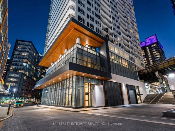 19 Bathurst St, Toronto, ON
