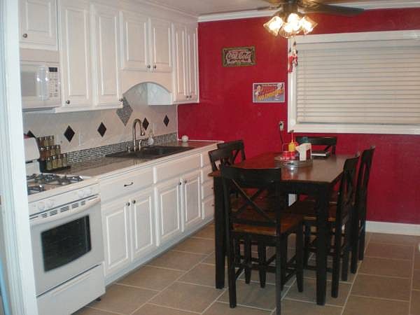 2nd image of 433 Gerrie Ct