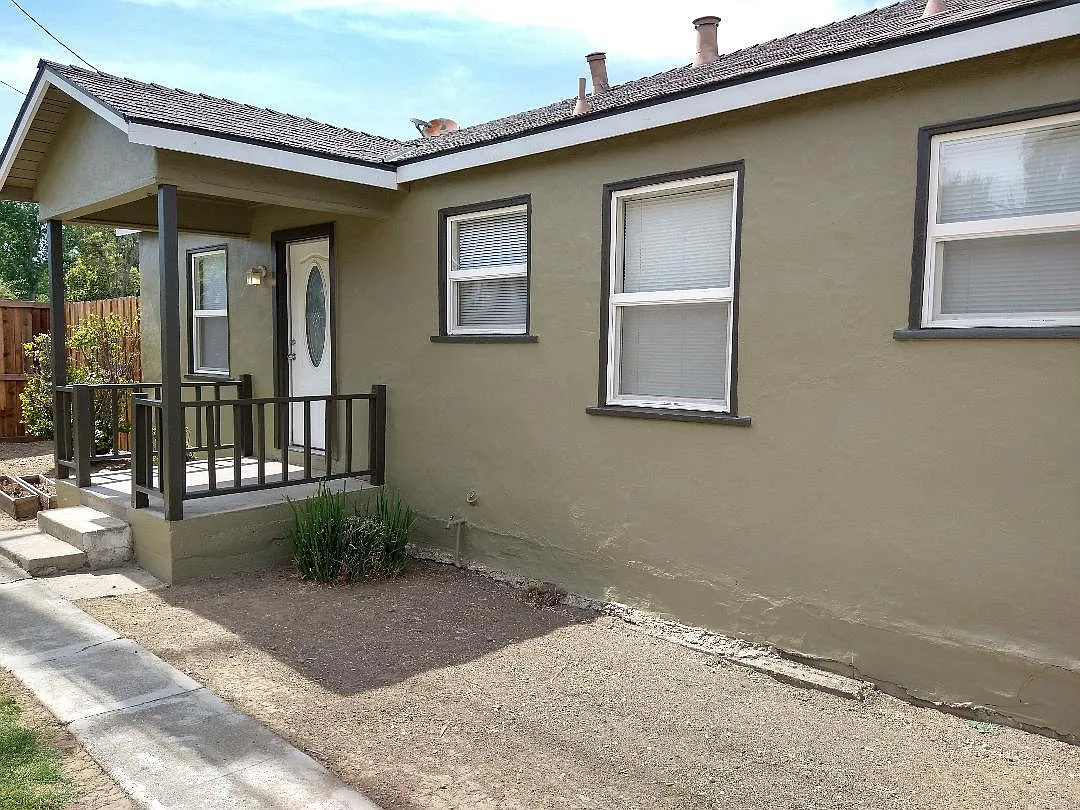 1151 Olive Drive — Photo 2