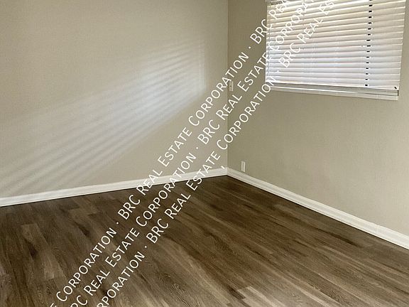 5th image of 320 Washington Ave APT 2