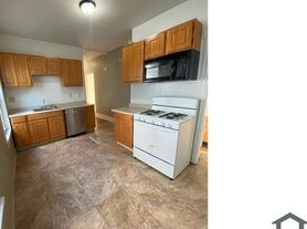 17 Wentworth St, Dorchester Center, MA