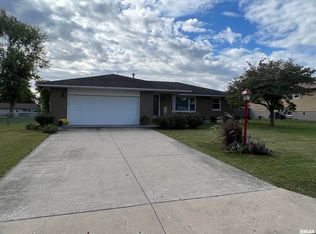 5826 W Fairview Rd, Peoria, IL 61607