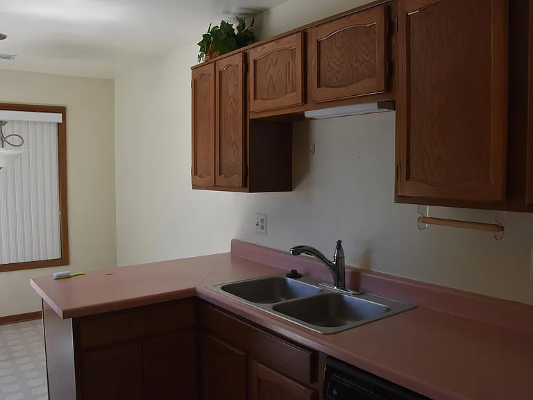 2441 Charleston Dr #4 — Photo 6
