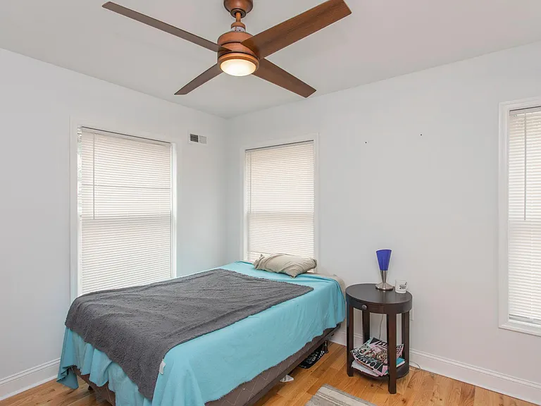 1629 Wallace St #1R — Photo 10