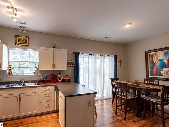 4th image of 510 Canewood Pl
