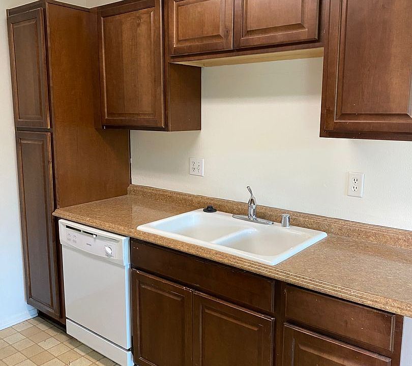1st image of 2631 Phipps Ave #D