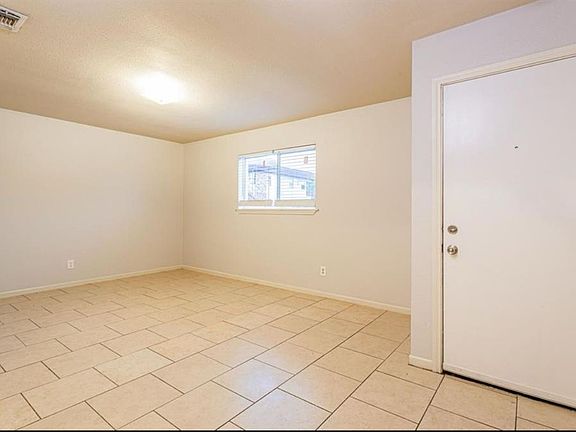 4th image of 1040 Linde St #1