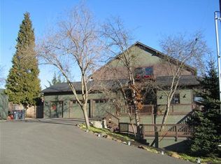 420 G St, Jacksonville, OR 97530