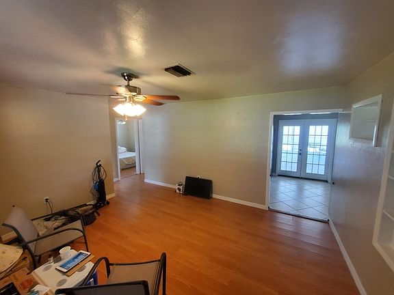 5th image of 2118 Gardenia Cir E