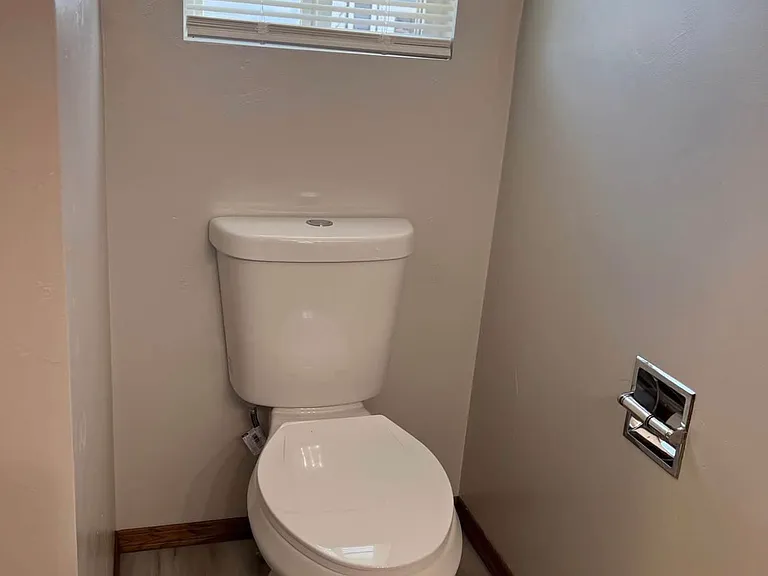 510 E Glenbrook Dr — Photo 9