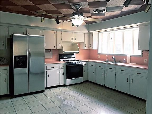 4th image of 432 Beverly Garden Dr