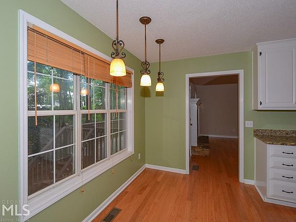 4th image of 514 Silver Maple Ln #81