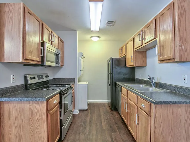 990 W Brevard St — Photo 2