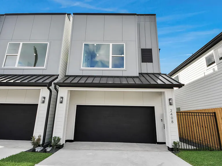 2408 Lorraine St — Photo 1