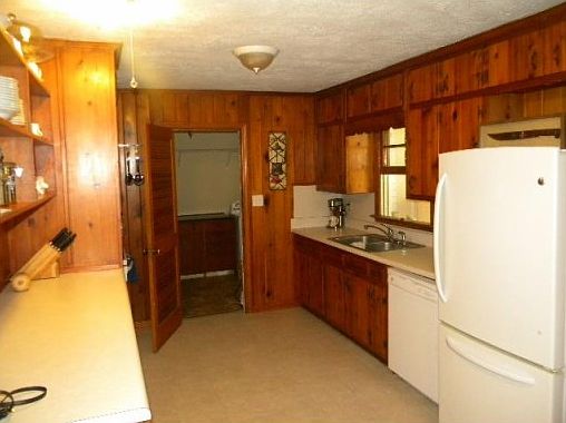 2nd image of 2593 Sunny Ln SE