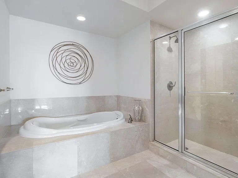 2650 Lake Shore Dr #1003 — Photo 17