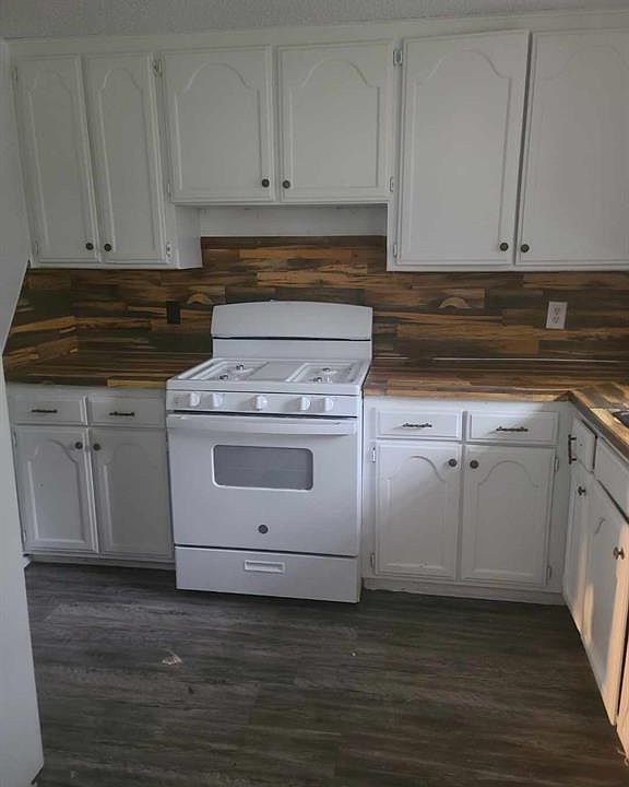 2nd image of 4201 SE 49th St