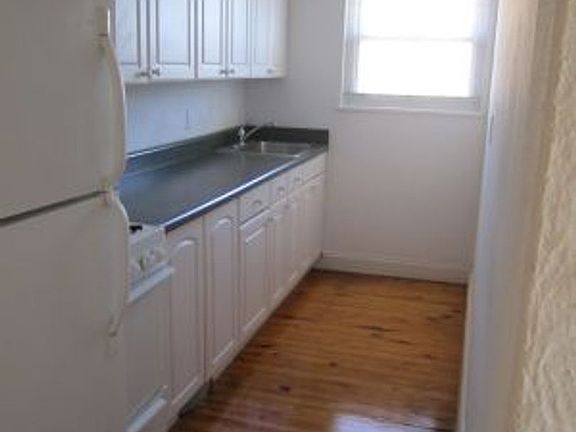 5th image of 1015 Redgate Ave #B7