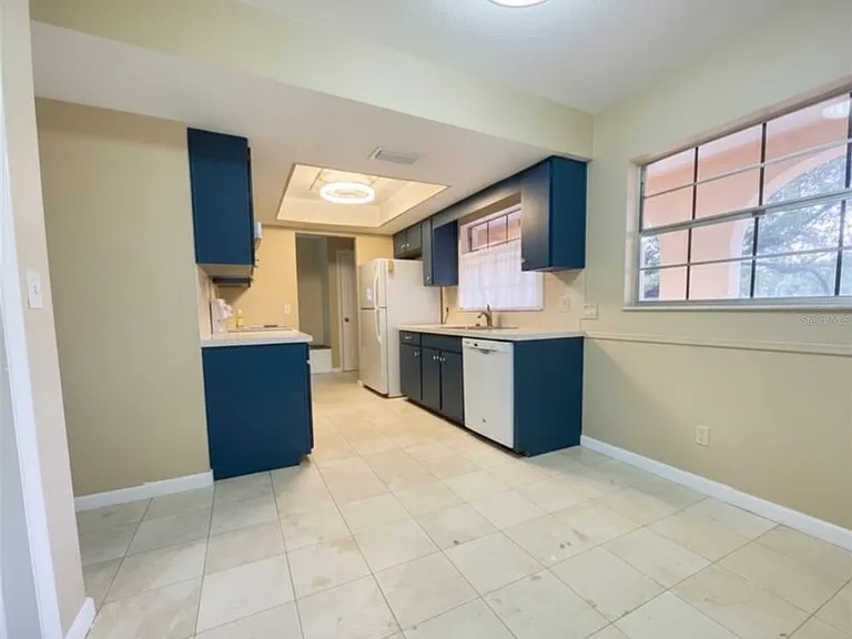 208 Shady Holw — Photo 8