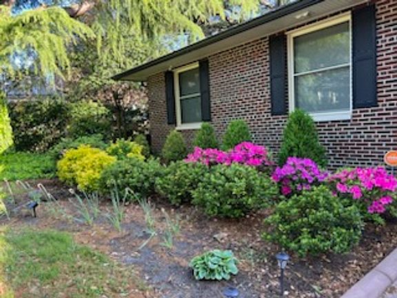 2nd image of 720 Shirley Ave