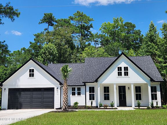 4th image of 48 Country Club Drive
